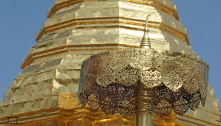 Golfreisen Thailand, Herrliche Tempelanlagen mit goldenen Dchern