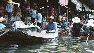 Golfreisen Thailand, Lebensart entdecken auf den Floating Markets