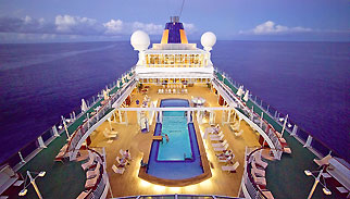 Golfkreuzfahrten auf der MS Europa - Pooldeck