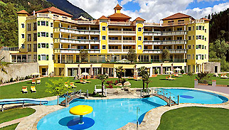 exklusiver Golfurlaub Sdtirol, St. Martin, Golfhotel Quellenhof